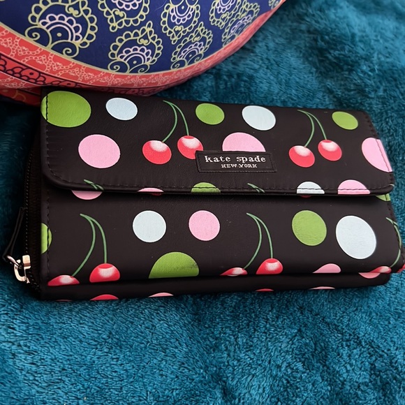 Multi-colored Kate Spade Wallet - Picture 2 of 11